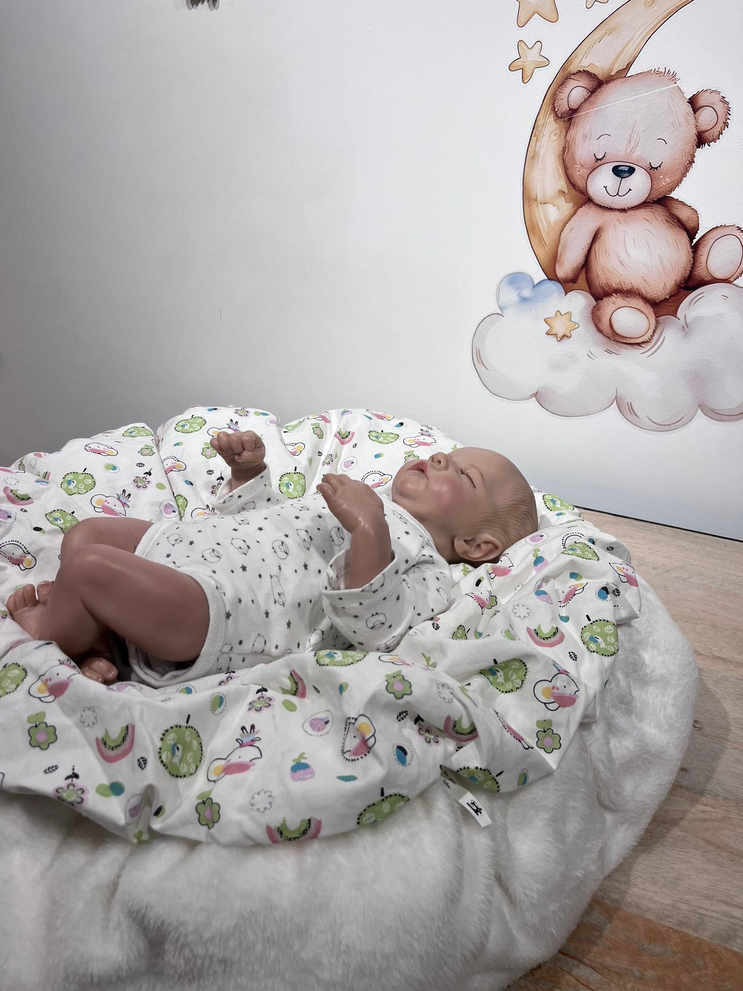 Œuf Cocon Blanc & Motif petite souris