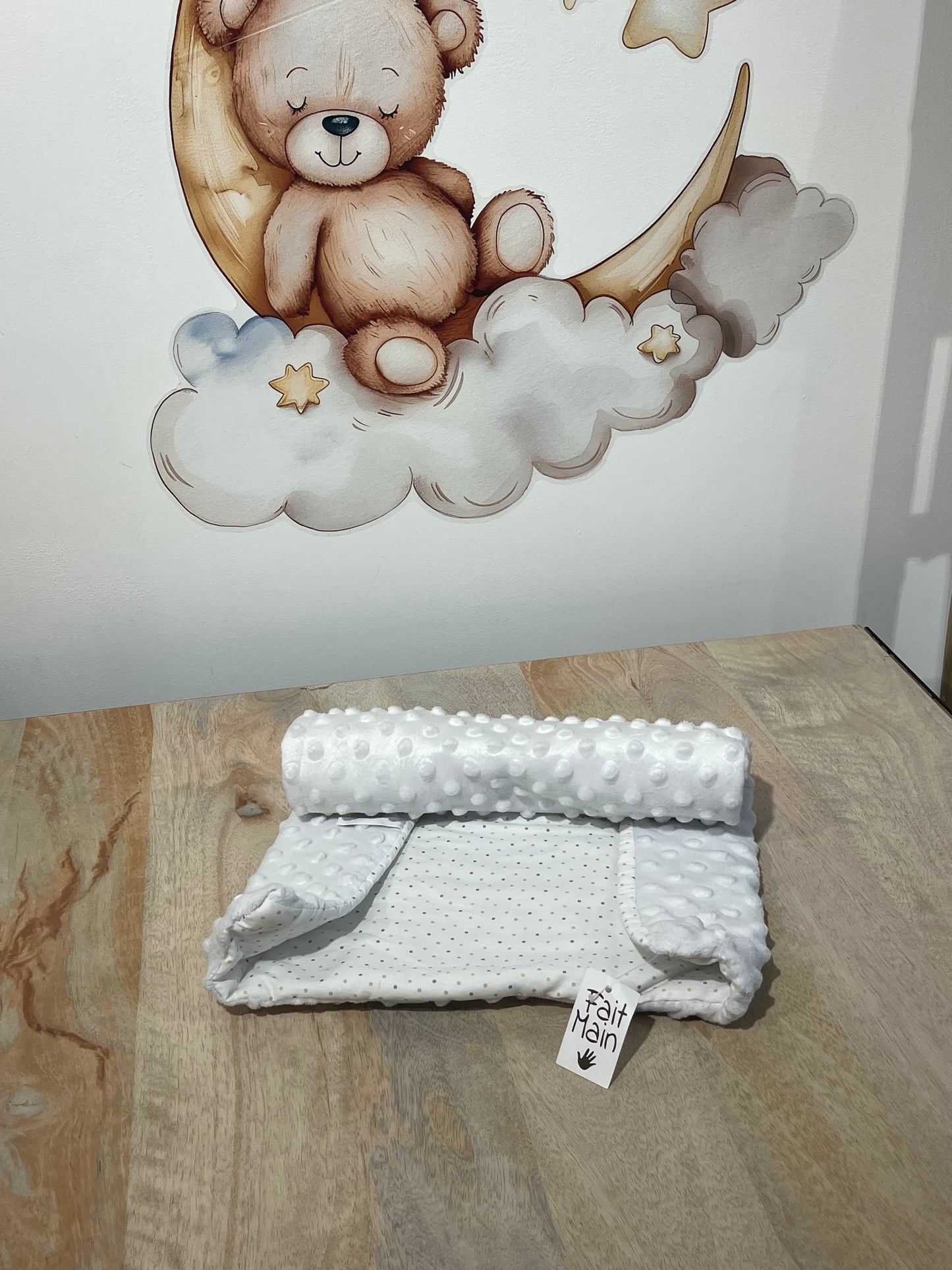 Tapis Nomade Blanc & Motif Petit Point