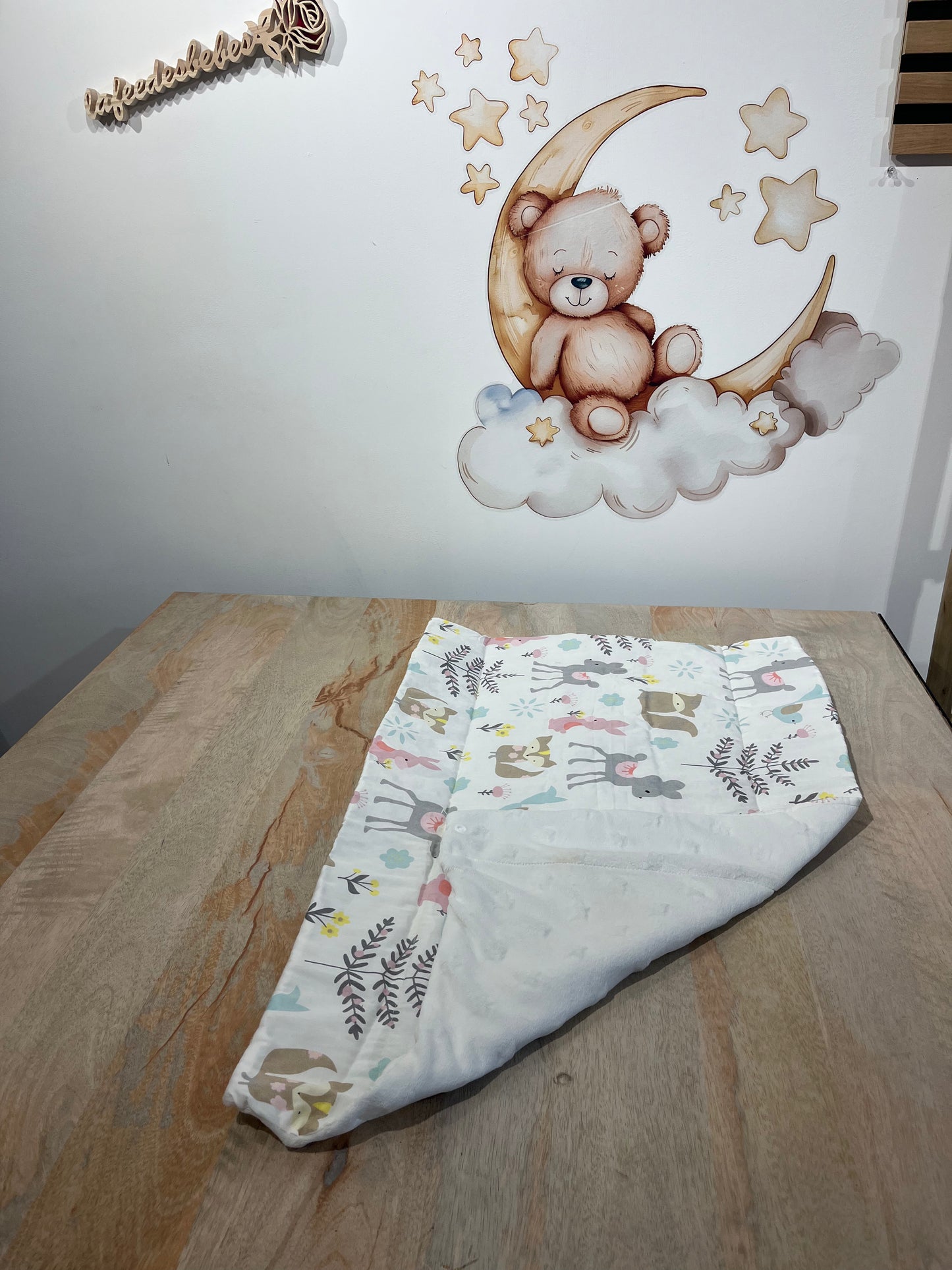 Tapis Nomade Blanc & Motif Lapin