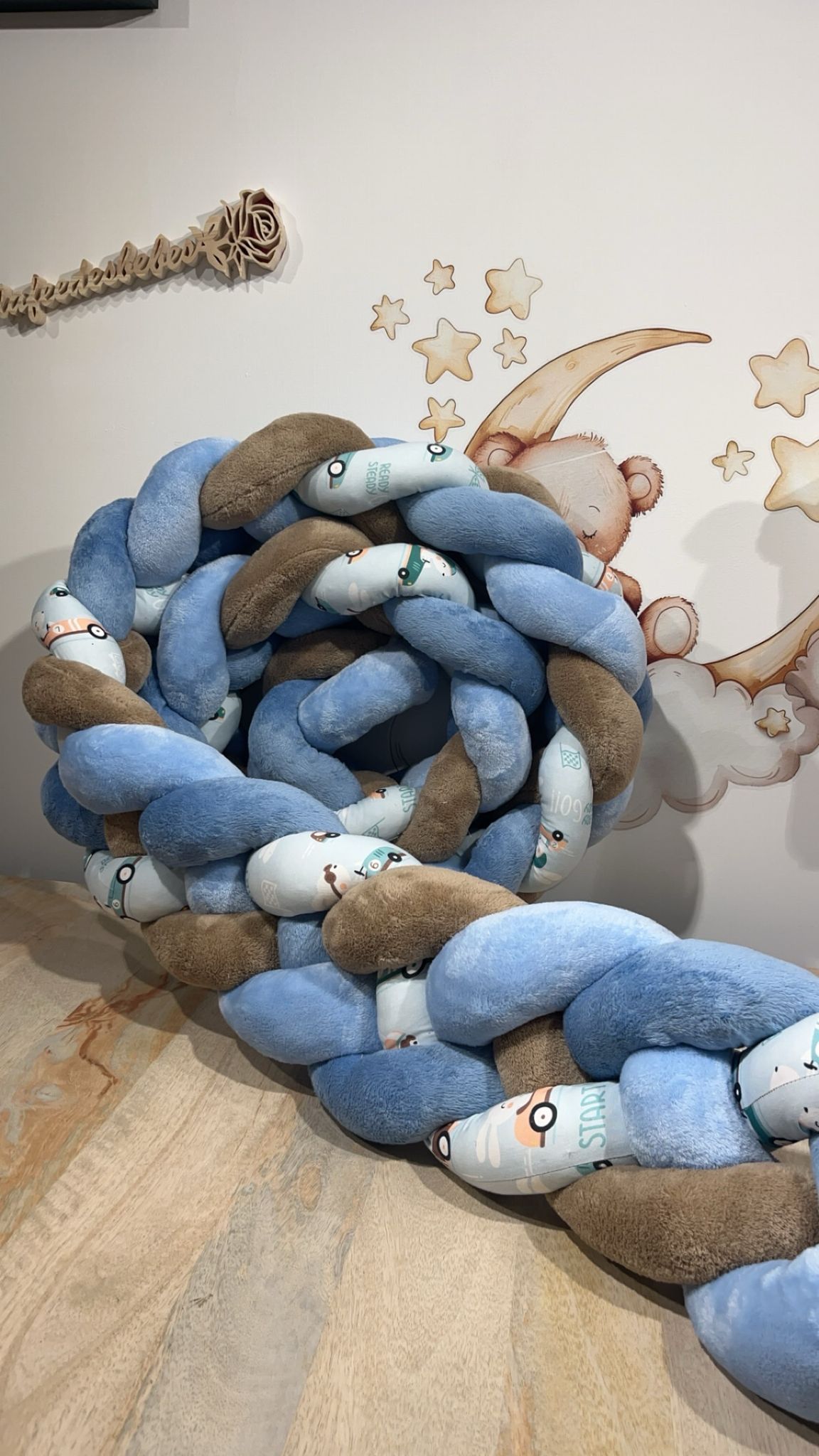 Tresse de Lit 4 Brins Bleu foncé, Bleu clair, Motif voiture & Marron